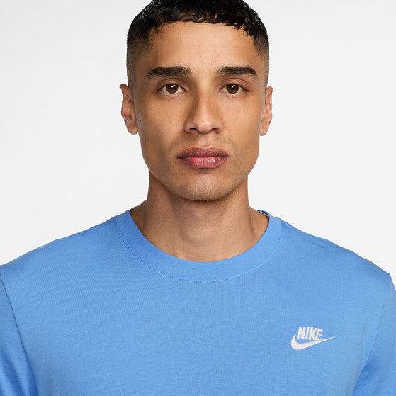 Nike Sportswear Club/Swoosh Futura T Shirt