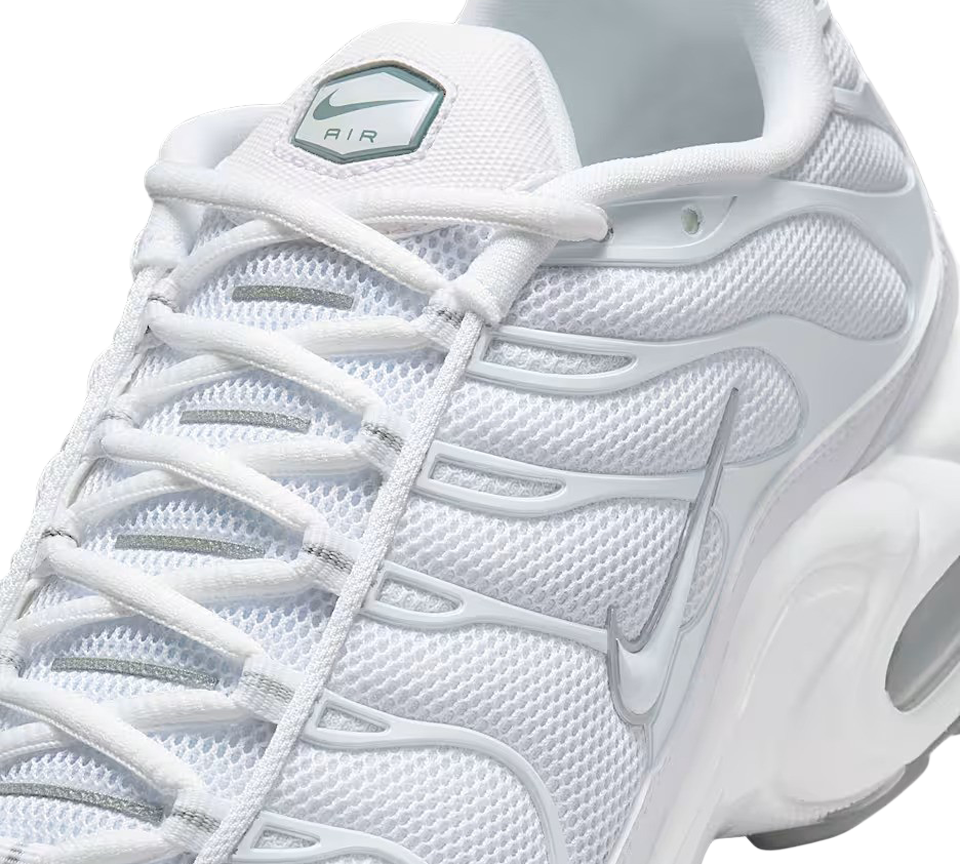 Vivi Sports Nike Air Max Plus Trainers – White/Black, Sneakers in UK Size 10 – Features Tuned Air Cushioning for Maximum Comfort and Support – Iconic Wavy Design with Mesh Upper – Ideal for Running, Training, or Everyday Streetwear Style