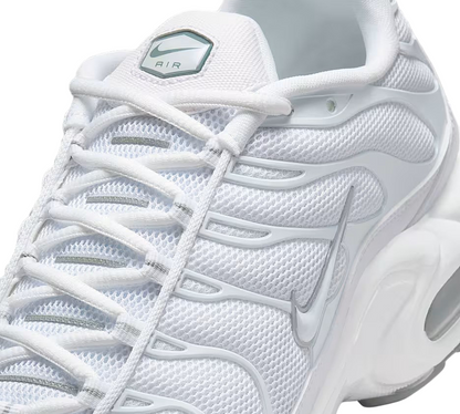 Vivi Sports Nike Air Max Plus Trainers – White/Black, Sneakers in UK Size 10 – Features Tuned Air Cushioning for Maximum Comfort and Support – Iconic Wavy Design with Mesh Upper – Ideal for Running, Training, or Everyday Streetwear Style