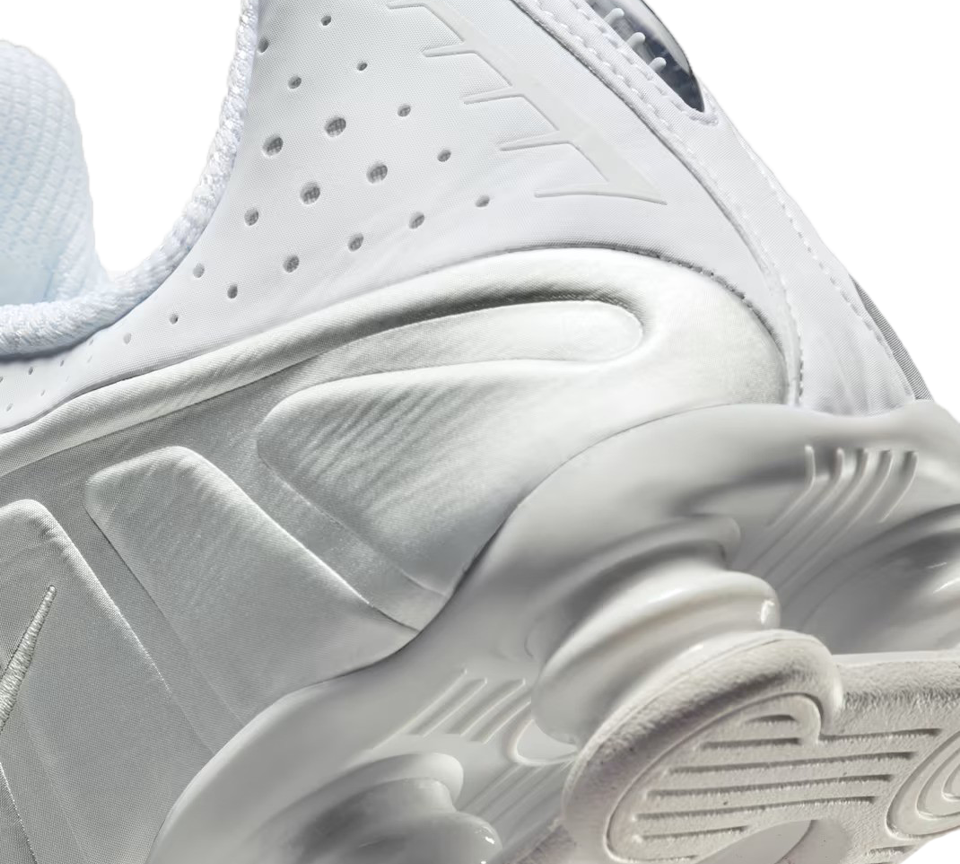 Nike Shox R4 Trainers