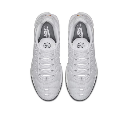 Vivi Sports Nike Air Max Plus Trainers – White/Black, Sneakers in UK Size 10 – Features Tuned Air Cushioning for Maximum Comfort and Support – Iconic Wavy Design with Mesh Upper – Ideal for Running, Training, or Everyday Streetwear Style