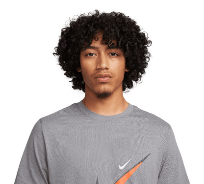 Nike Court Swoosh/Moto Logo Tee