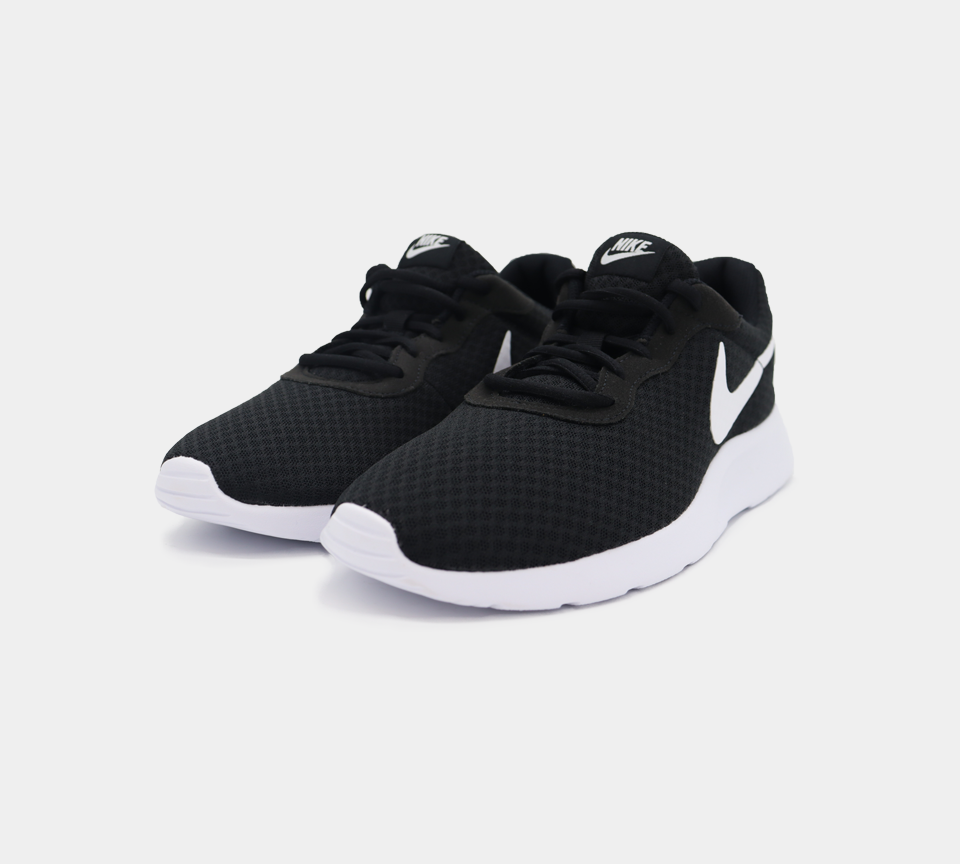Nike Tanjun Trainer 812654011 Schwarz UK 6-11