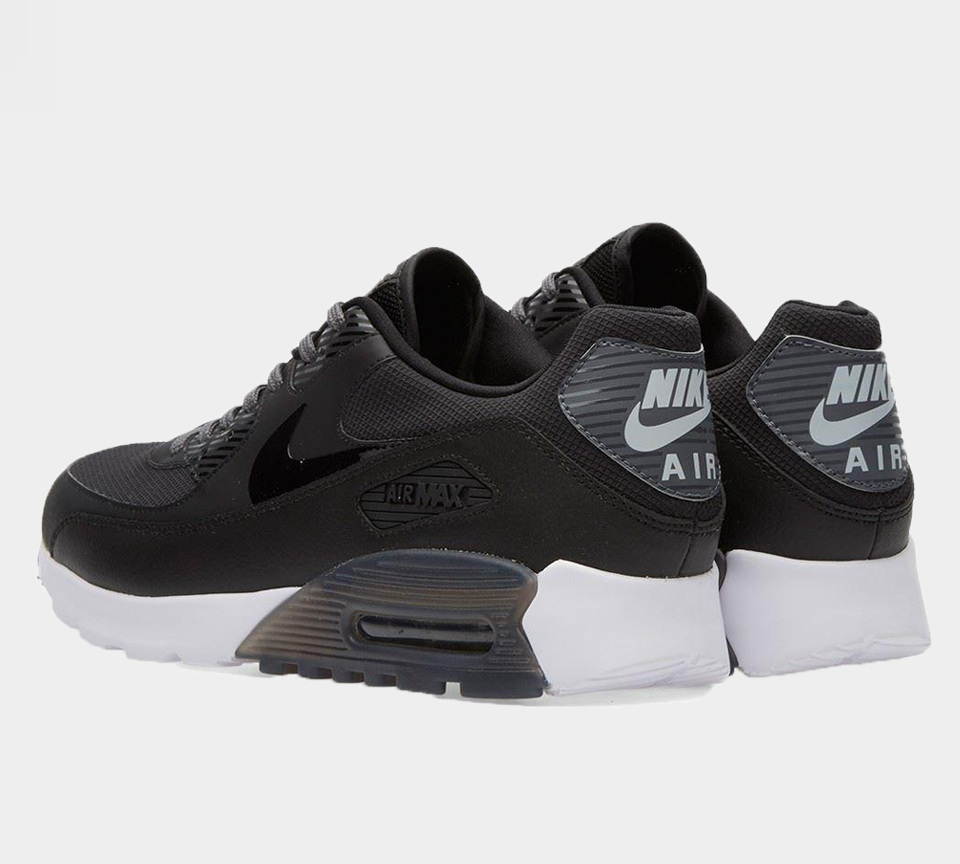 Nike Air Max 90 Ultra Essential 724981 007 Trainers Black/Dark Grey UK 4.5