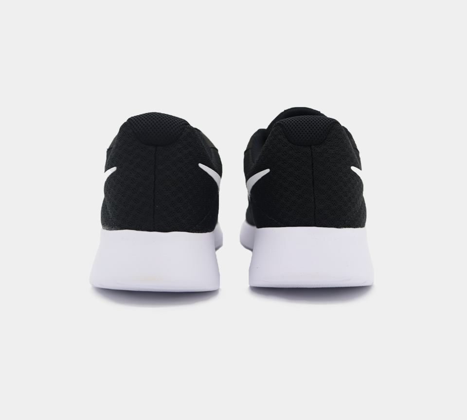 Nike Tanjun Trainer 812654011 Schwarz UK 6-11