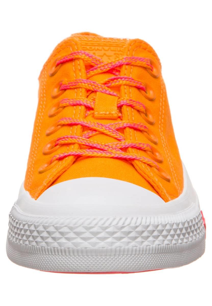 Converse Chuck Taylor All Star OX Trainers